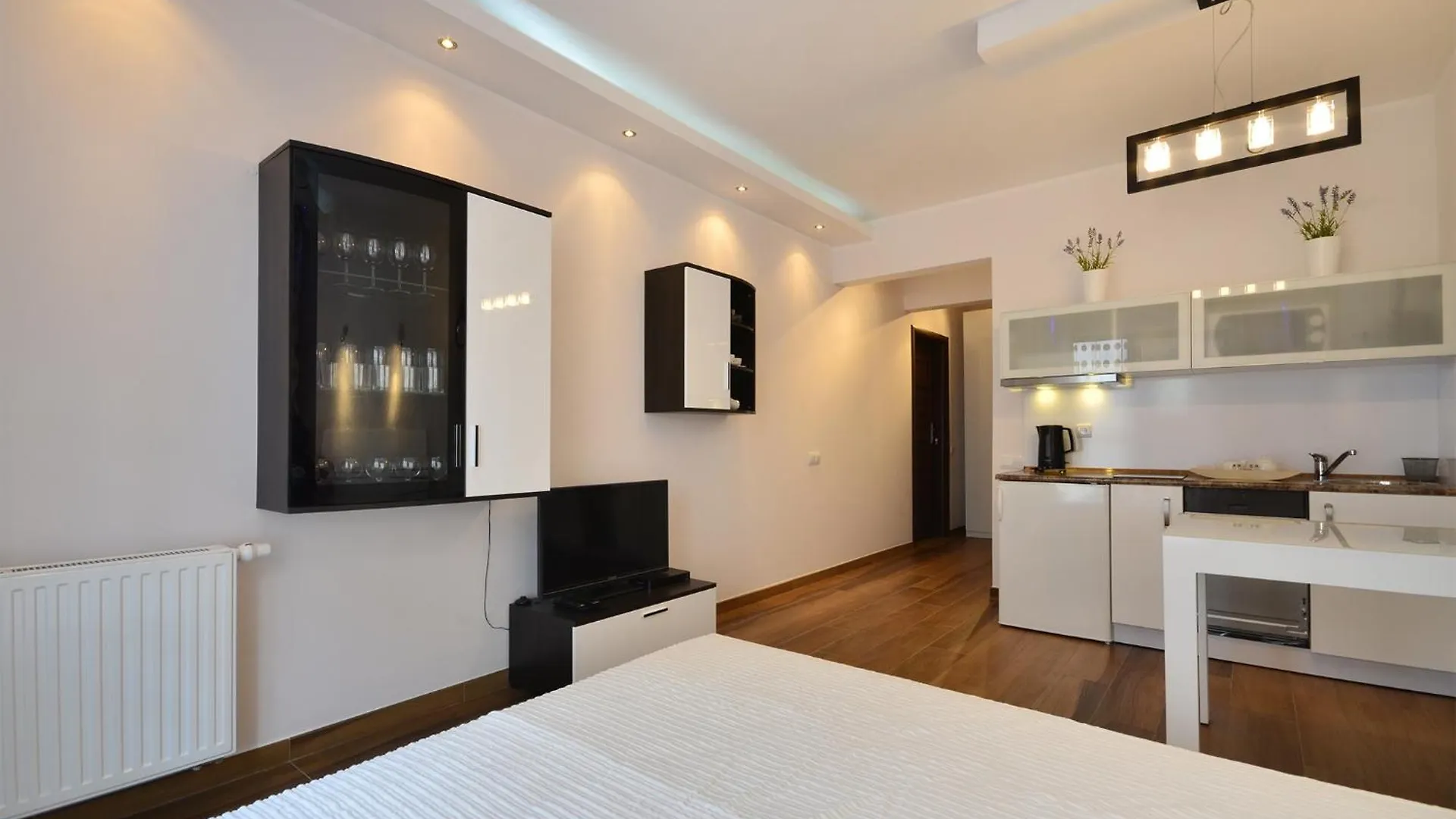 Economy Dom & House Apartments By The River In Gdansk With Pool, Sauna And Gym