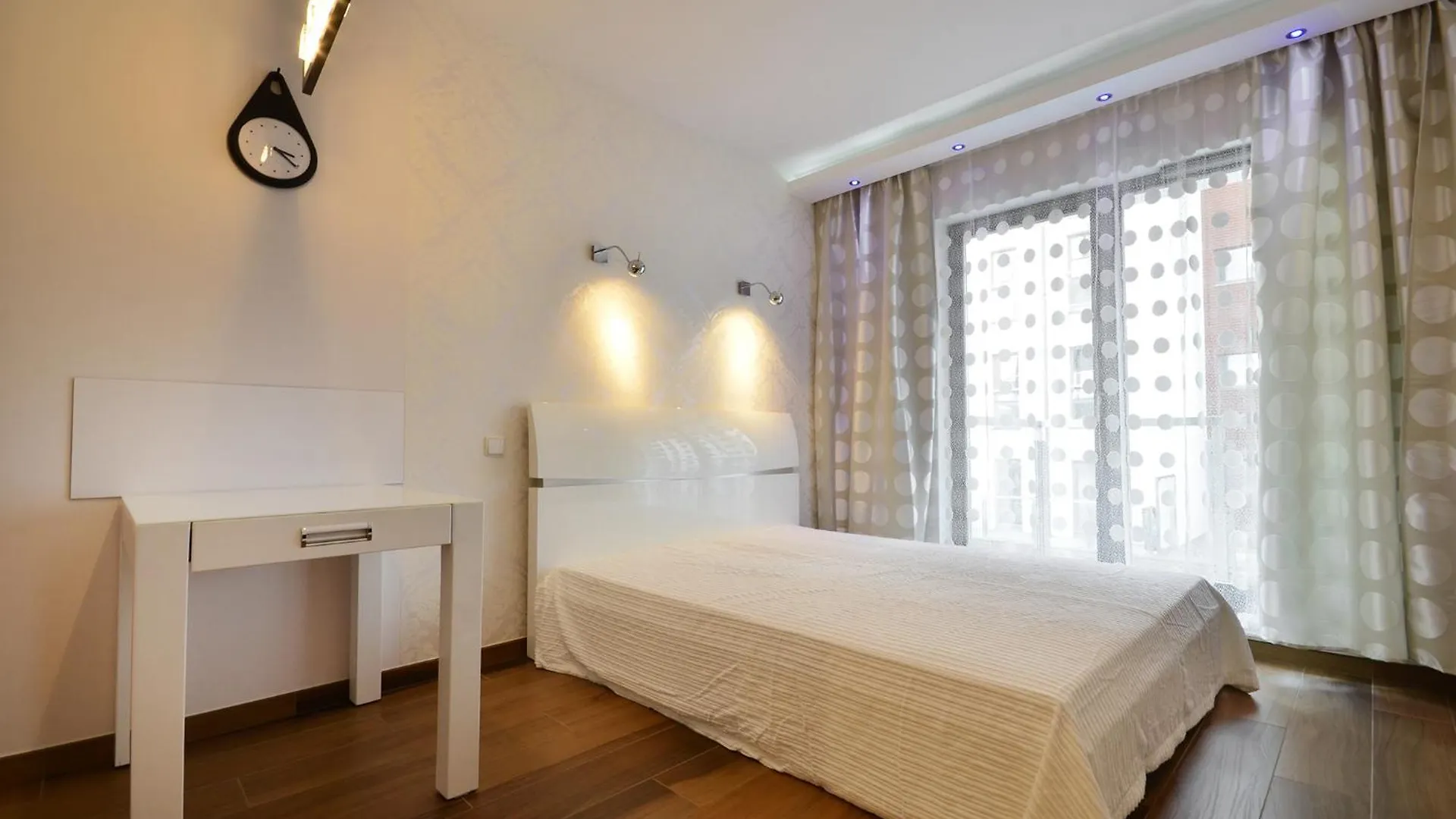 Economy Dom & House Apartments By The River In Gdansk With Pool, Sauna And Gym