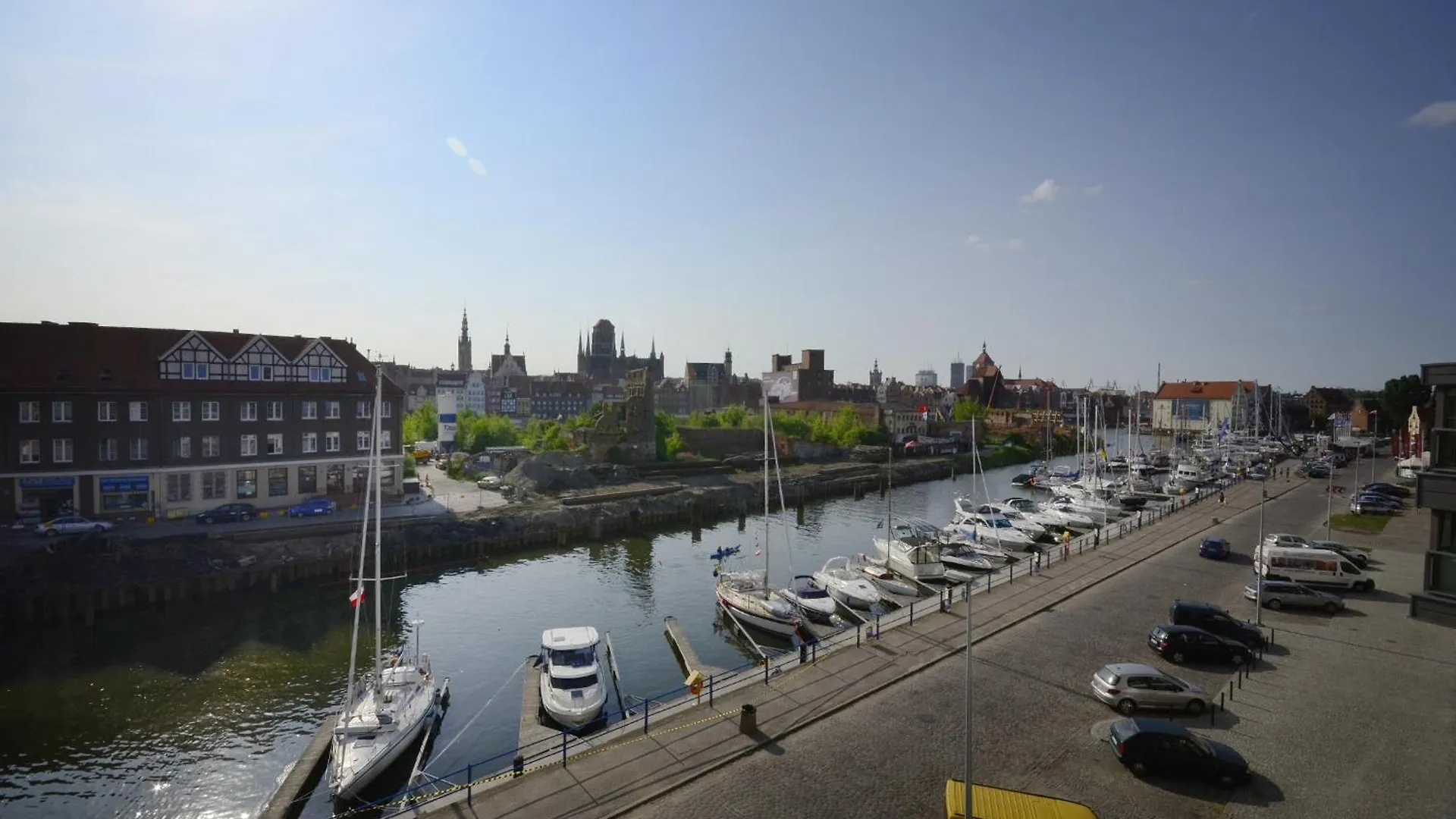 Economy Dom & House Apartments By The River In Gdansk With Pool, Sauna And Gym 0*,