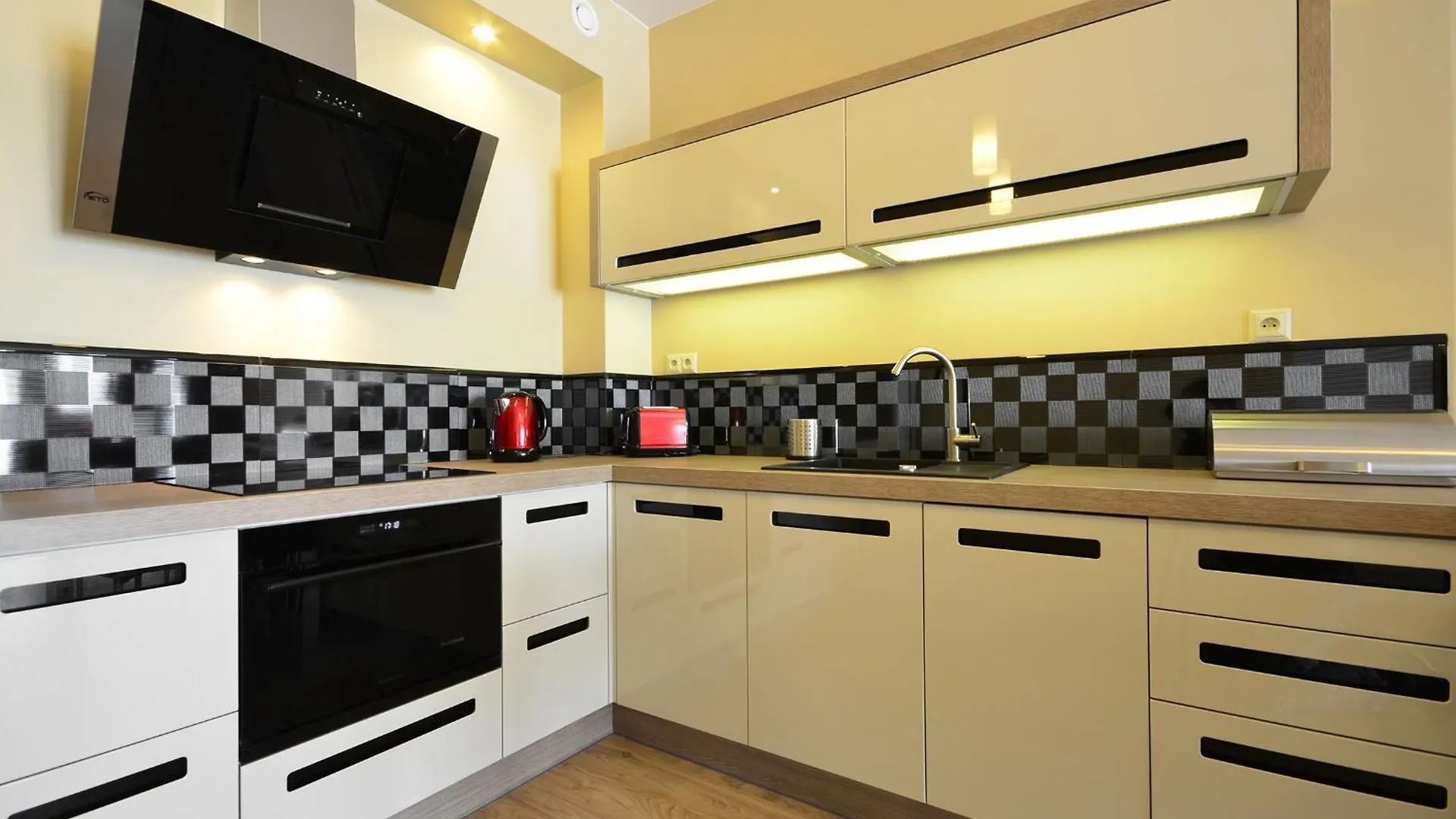 Economy Dom & House Apartments By The River In Gdansk With Pool, Sauna And Gym