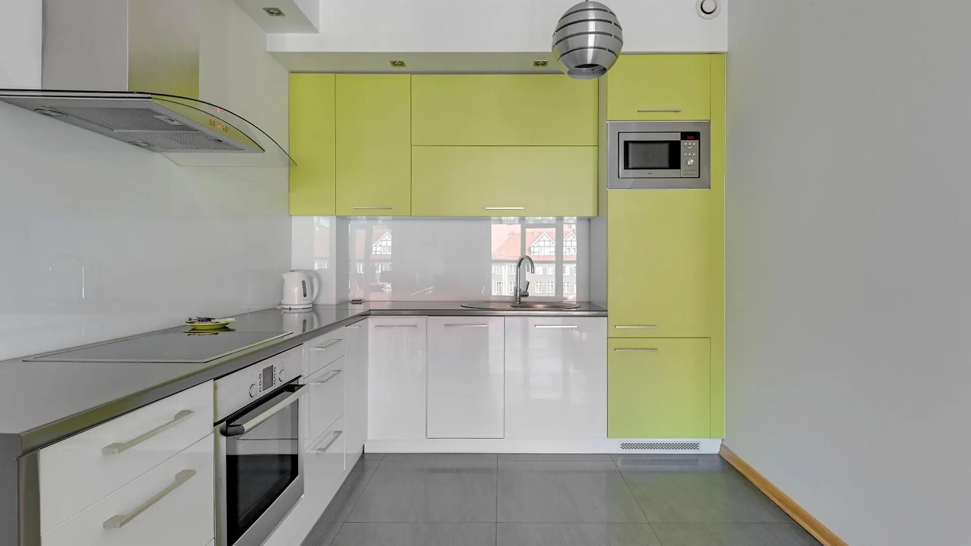 Economy Dom & House Apartments By The River In Gdansk With Pool, Sauna And Gym