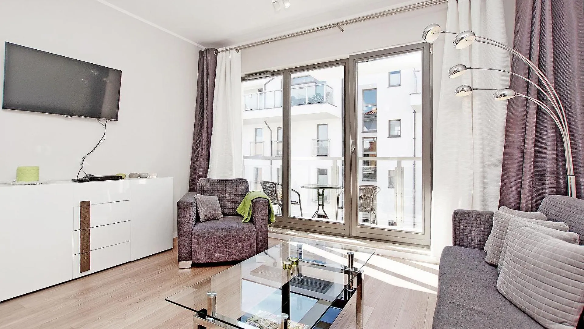 Economy Dom & House Apartments By The River In Gdansk With Pool, Sauna And Gym Poland