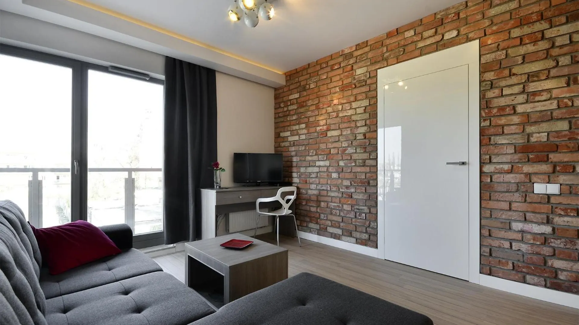 Economy Dom & House Apartments By The River In Gdansk With Pool, Sauna And Gym