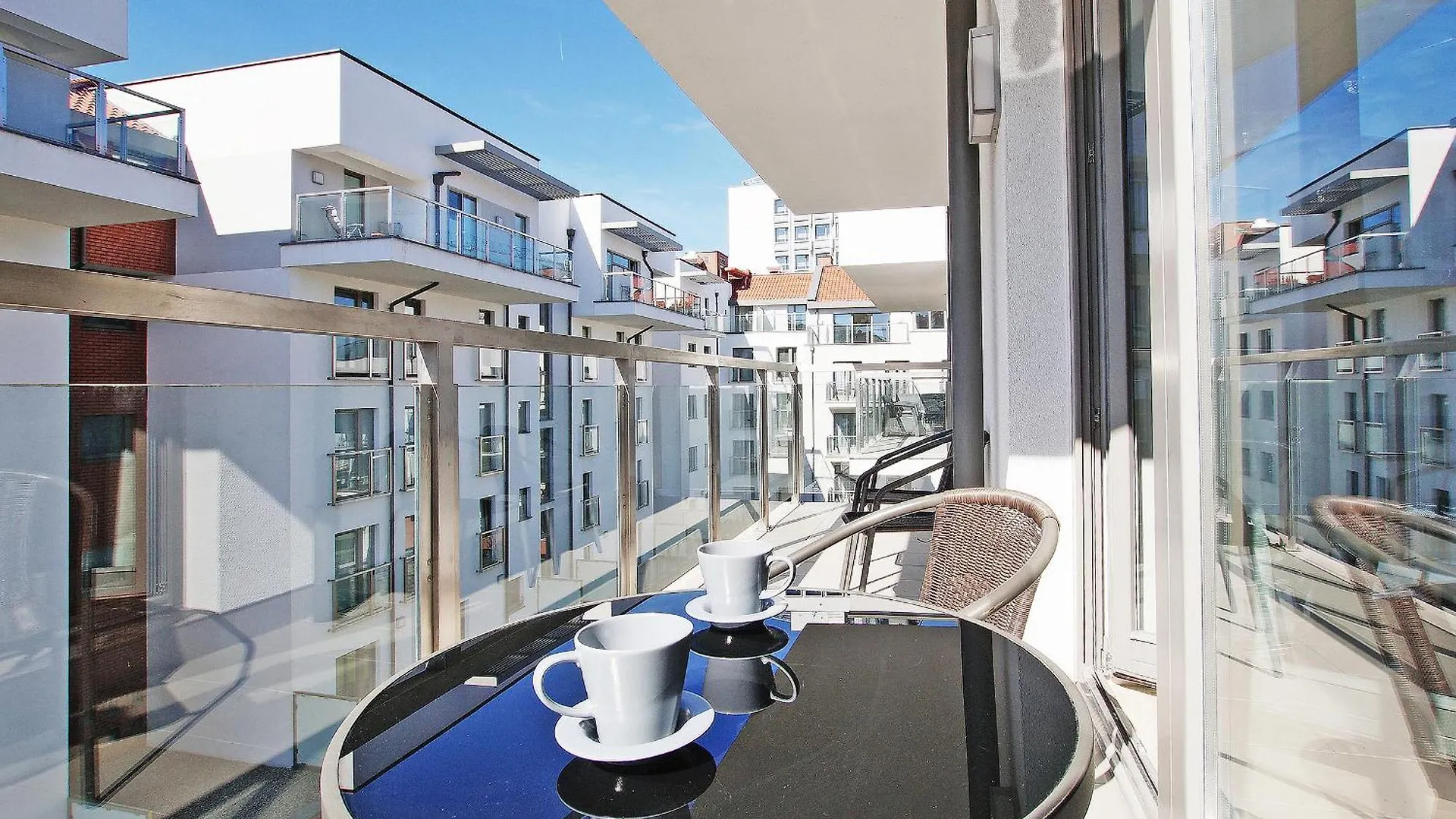 Economy Dom & House Apartments By The River In Gdansk With Pool, Sauna And Gym