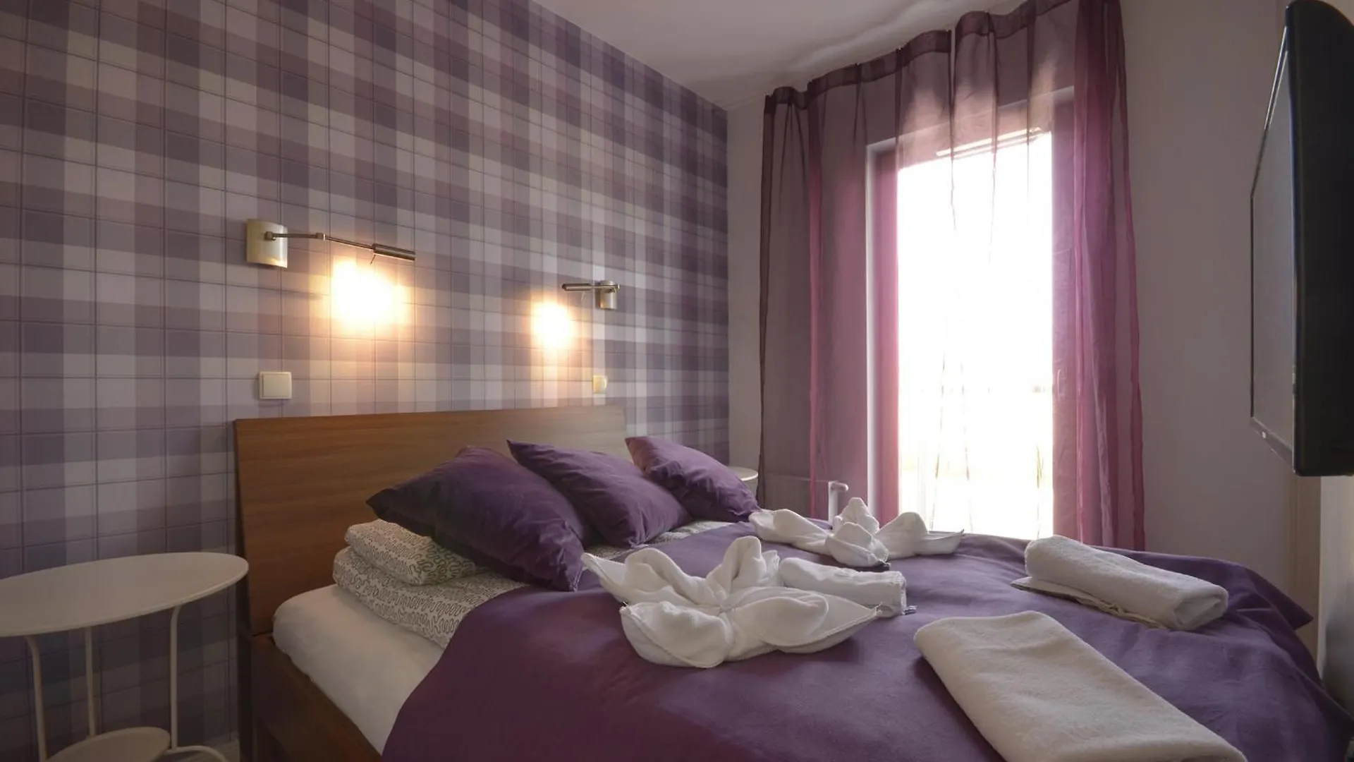 Economy Dom & House Apartments By The River In Gdansk With Pool, Sauna And Gym