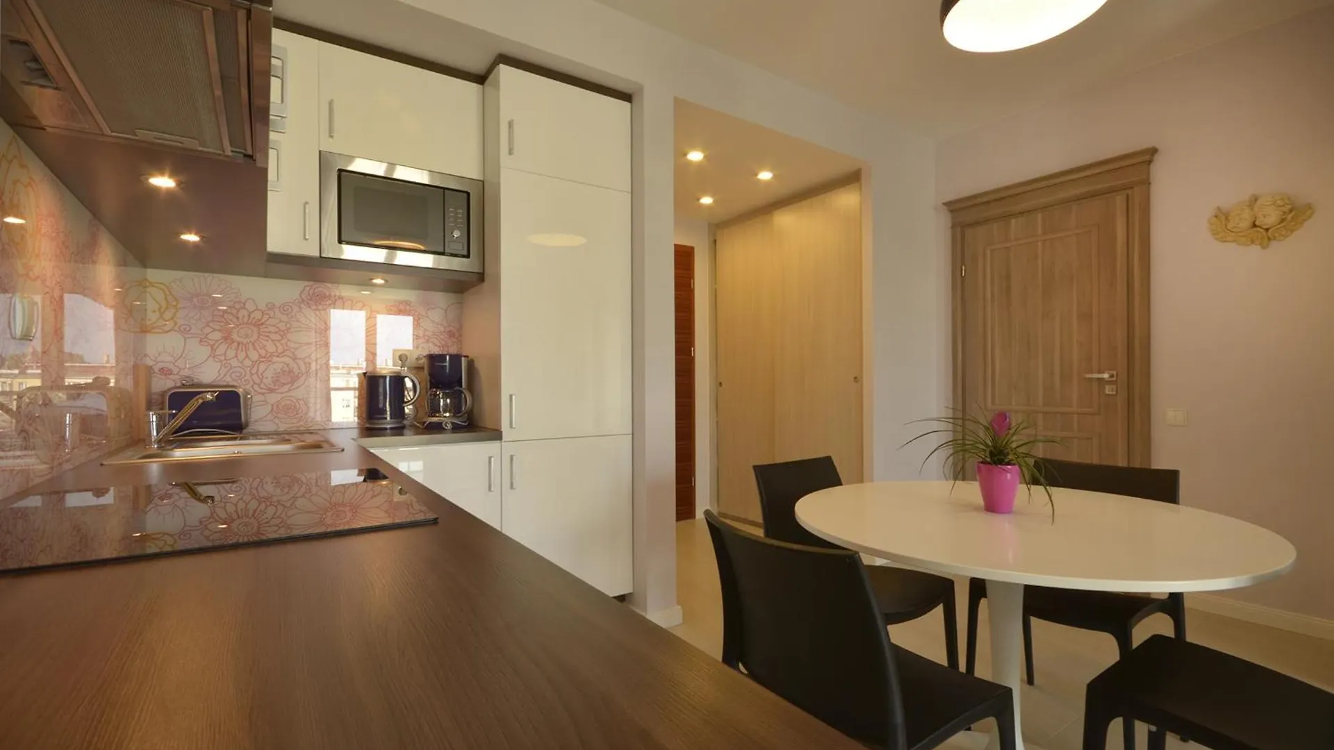 Economy Dom & House Apartments By The River In Gdansk With Pool, Sauna And Gym Poland