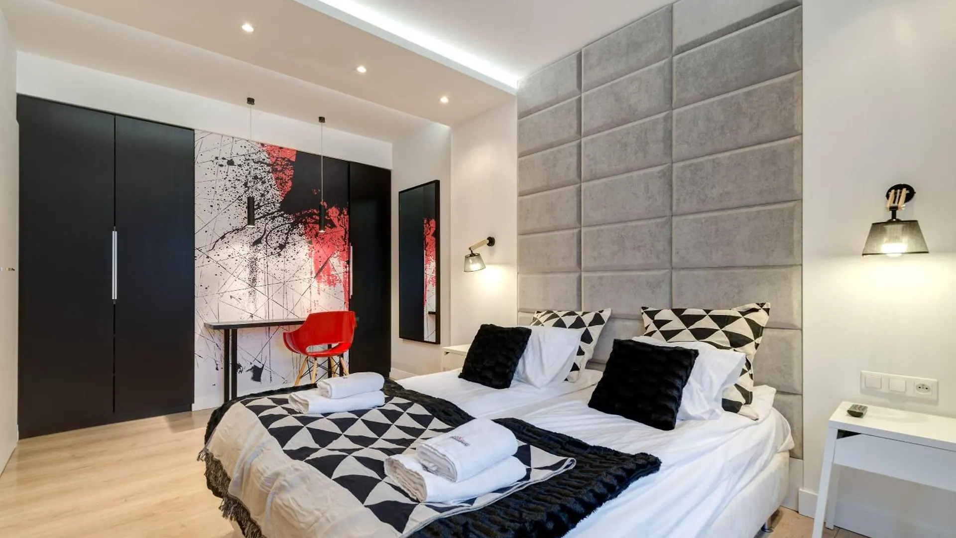 Economy Dom & House Apartments By The River In Gdansk With Pool, Sauna And Gym