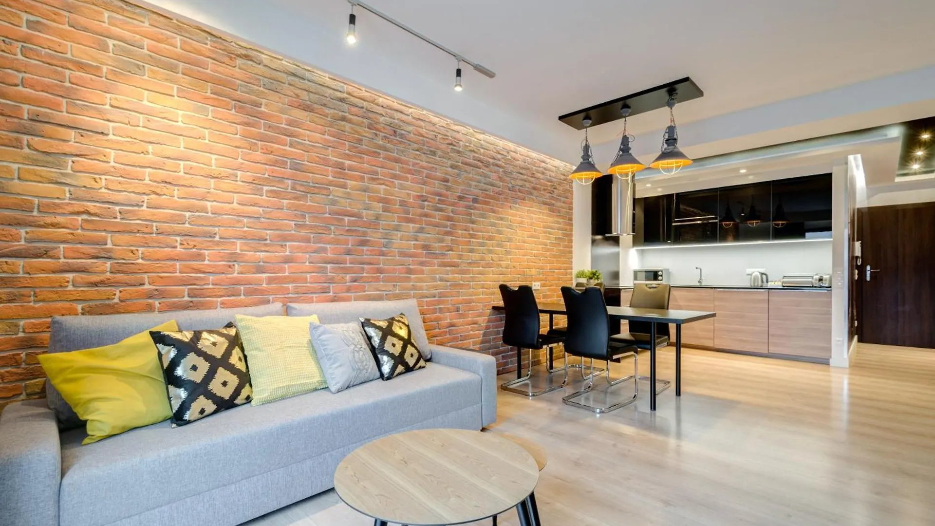 Economy Dom & House Apartments By The River In Gdansk With Pool, Sauna And Gym