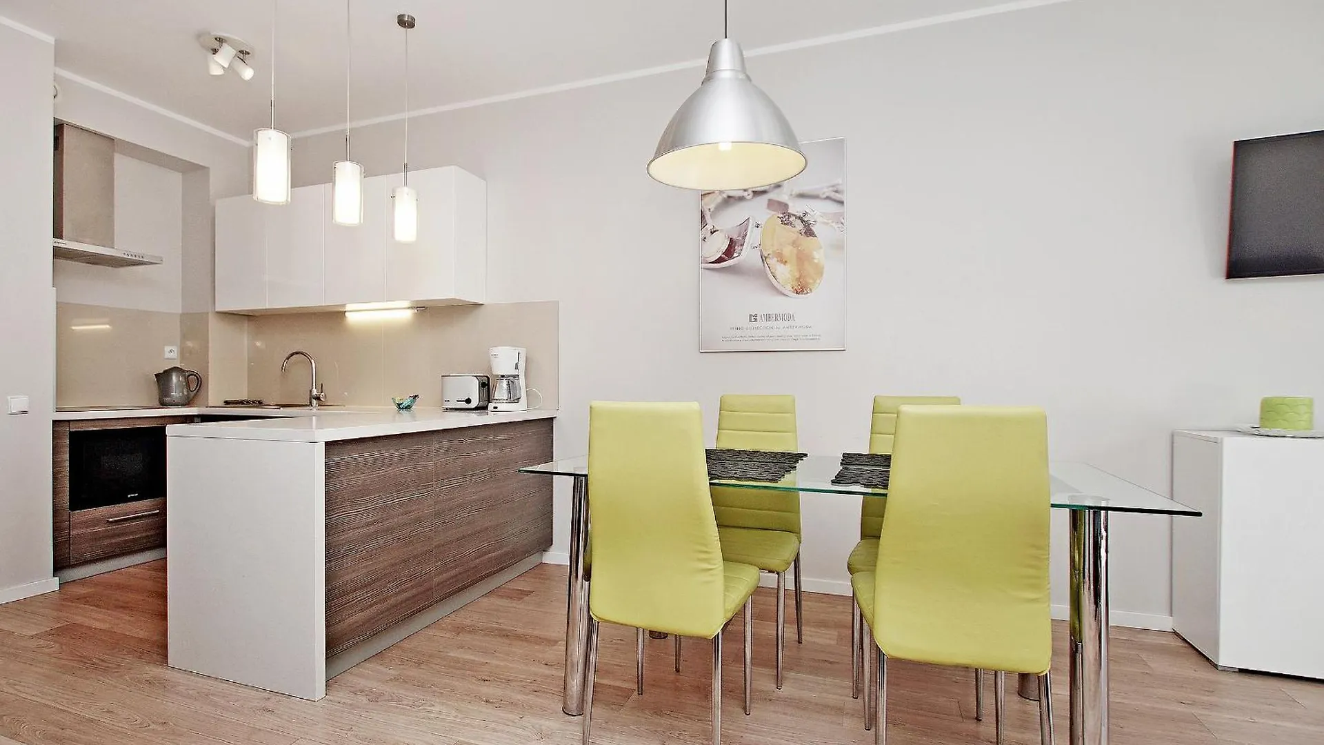 Economy Dom & House Apartments By The River In Gdansk With Pool, Sauna And Gym