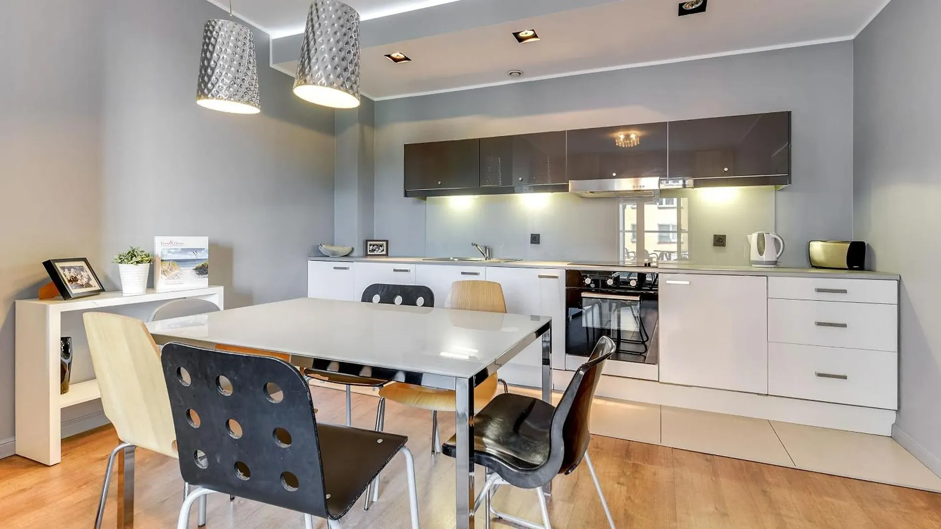 Economy Dom & House Apartments By The River In Gdansk With Pool, Sauna And Gym