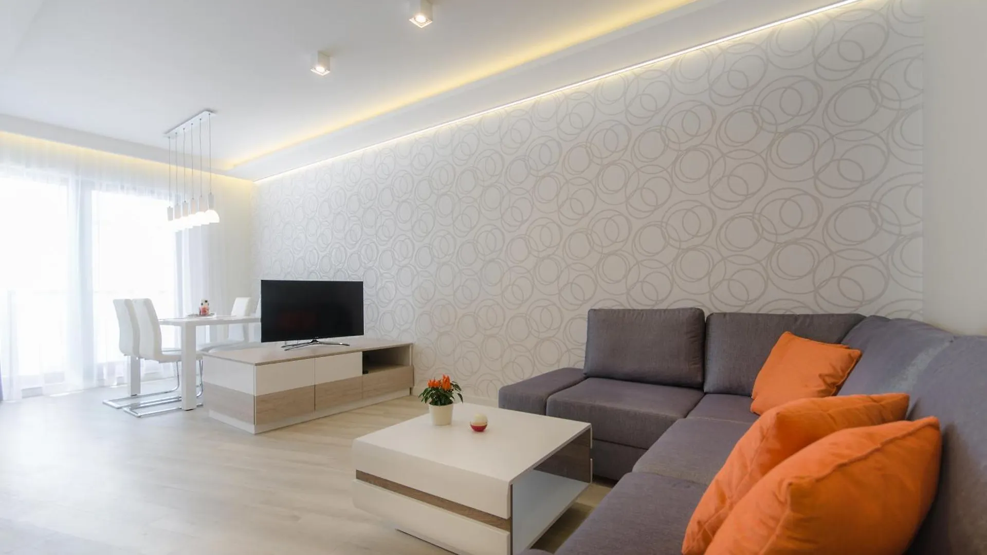 Economy Dom & House Apartments By The River In Gdansk With Pool, Sauna And Gym