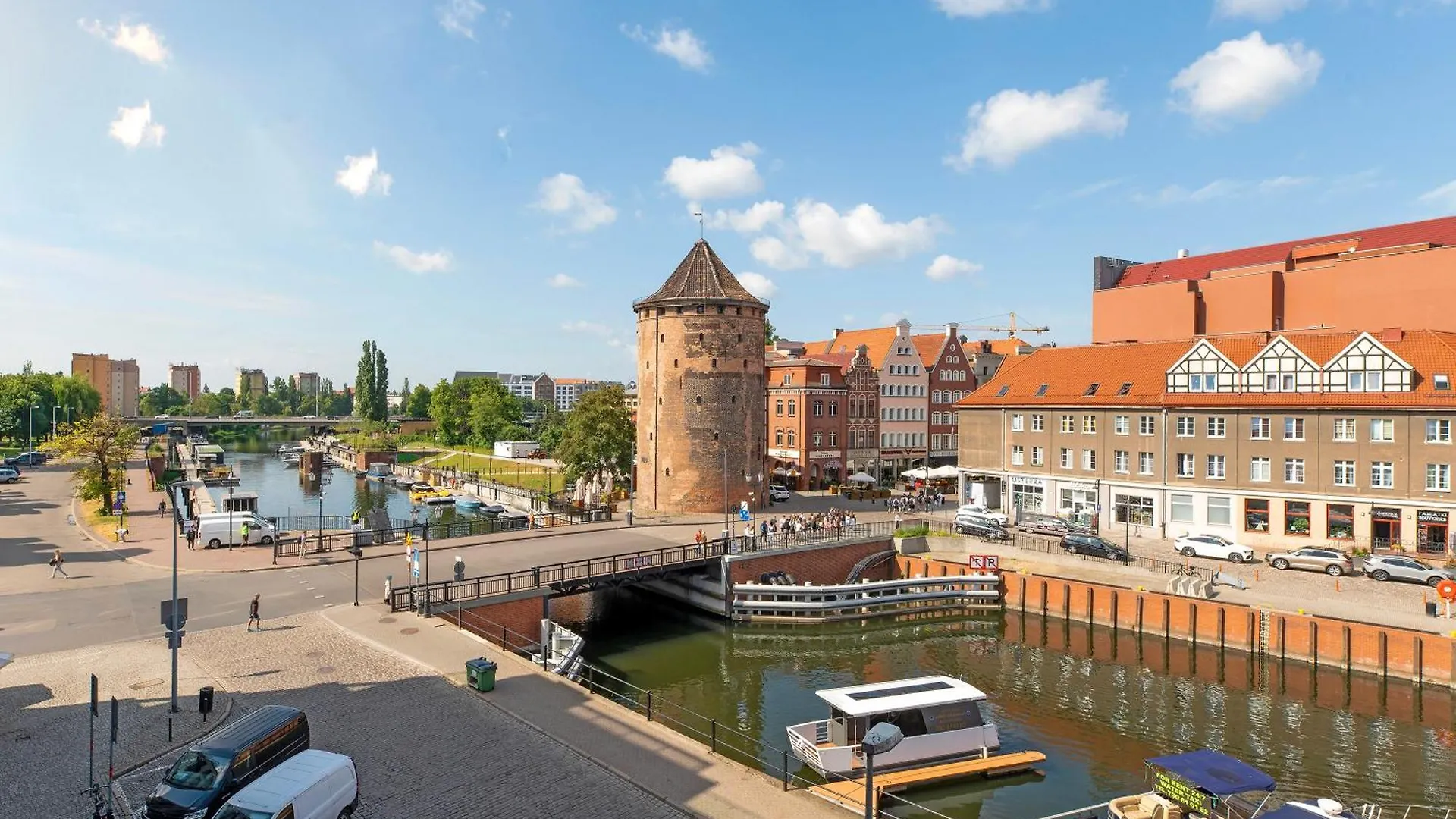 Economy Dom & House Apartments By The River In Gdansk With Pool, Sauna And Gym