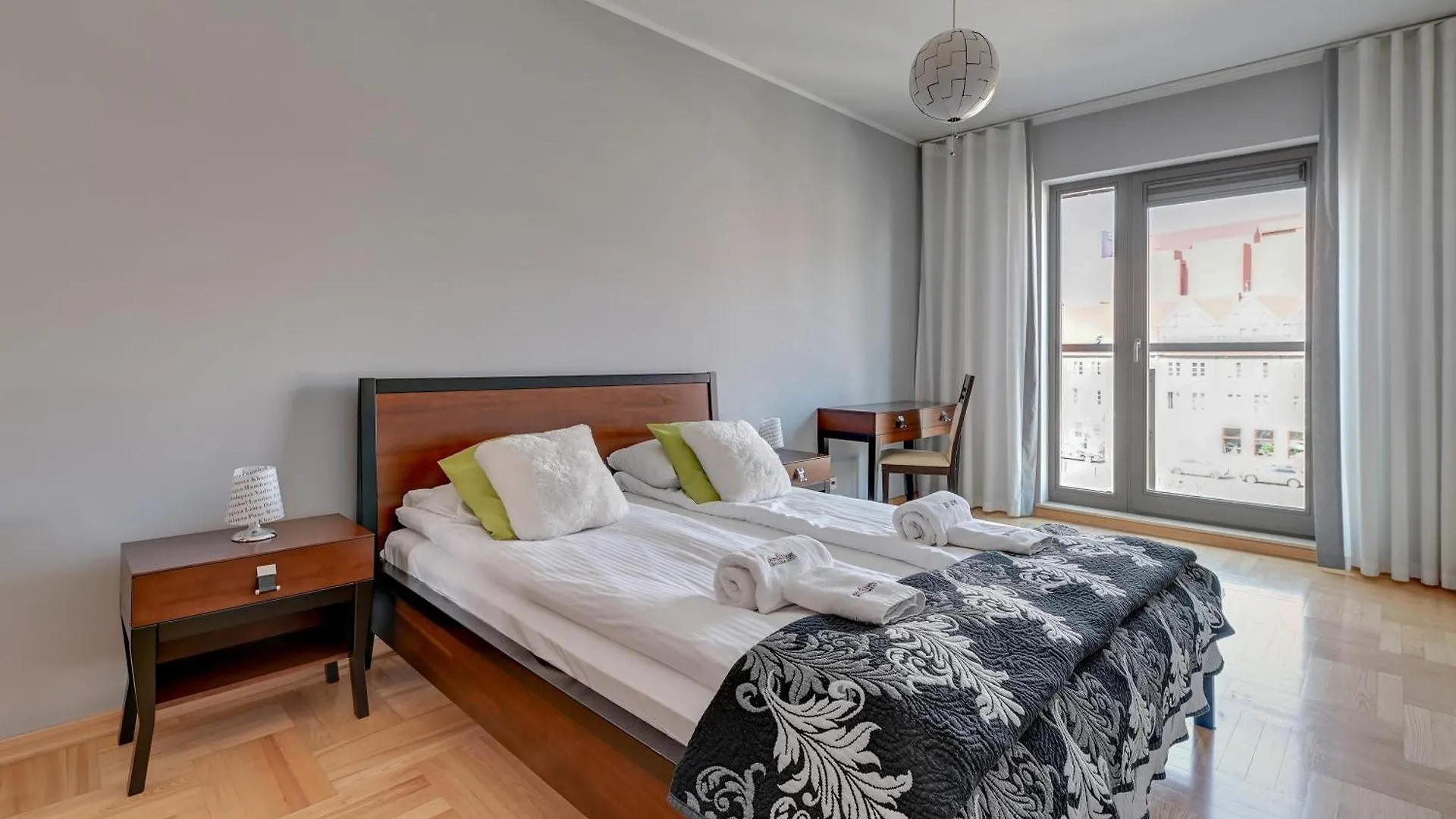 Economy Dom & House Apartments By The River In Gdansk With Pool, Sauna And Gym