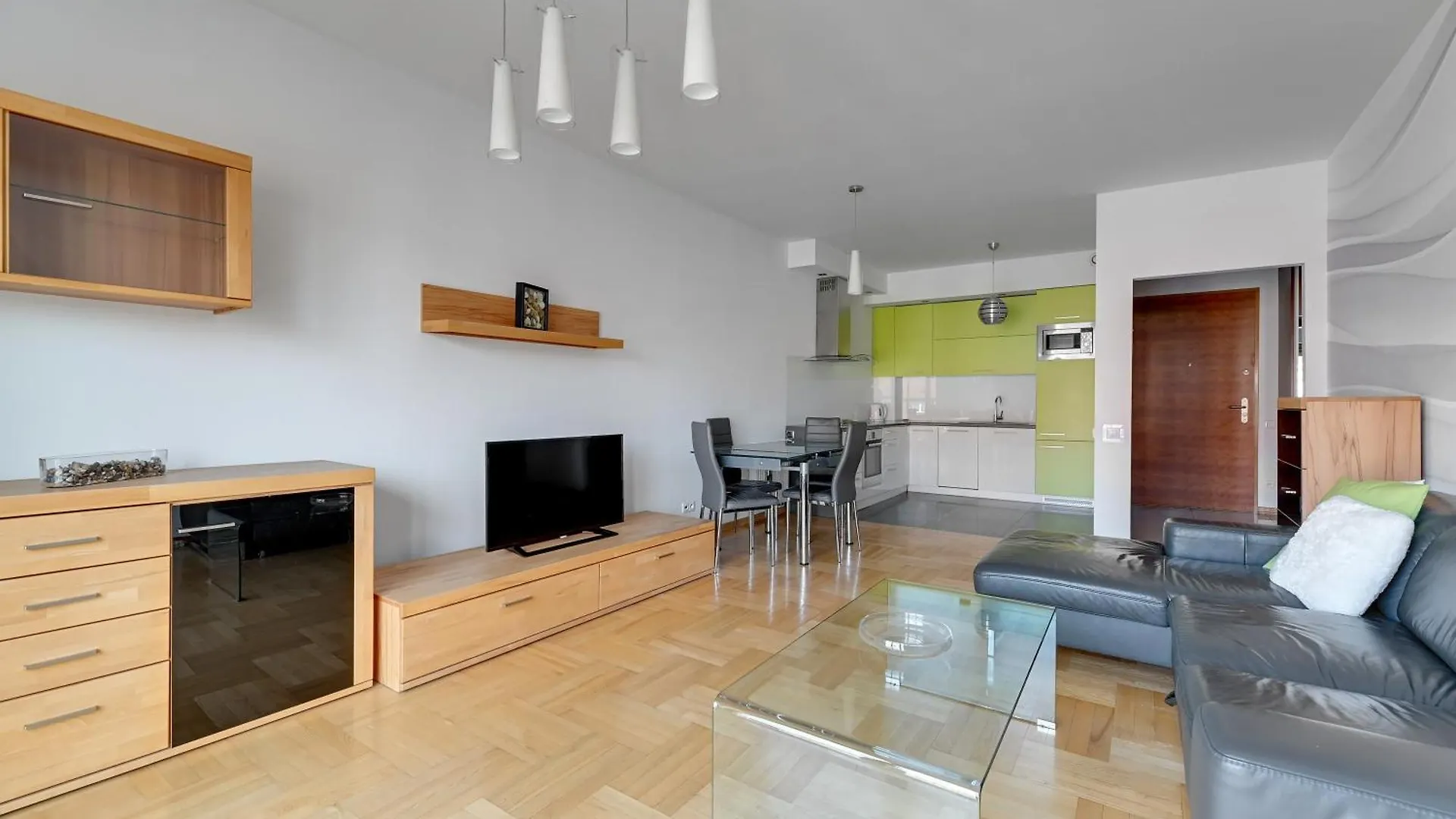 Economy Dom & House Apartments By The River In Gdansk With Pool, Sauna And Gym 0*,