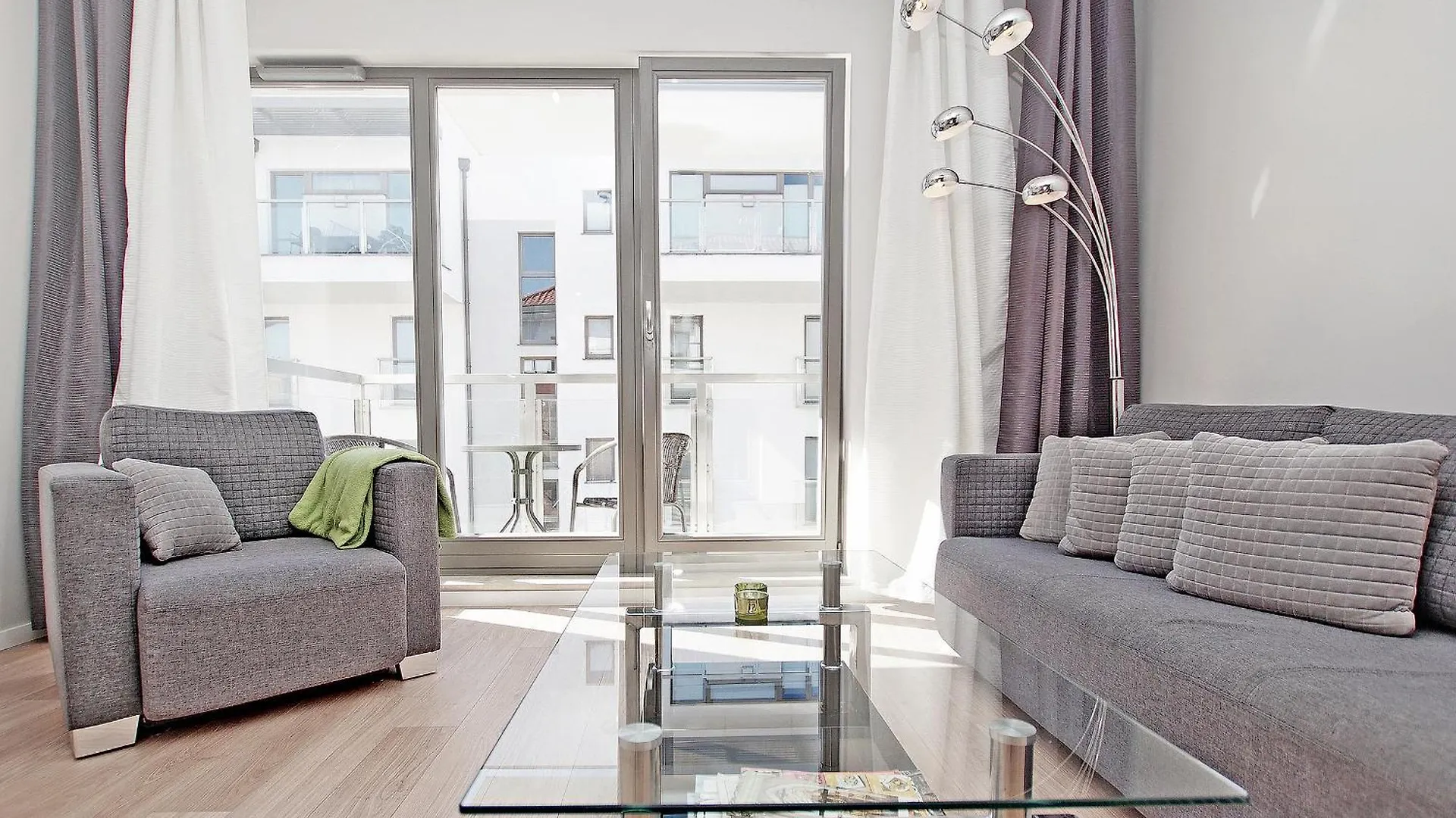Economy Dom & House Apartments By The River In Gdansk With Pool, Sauna And Gym 0*,