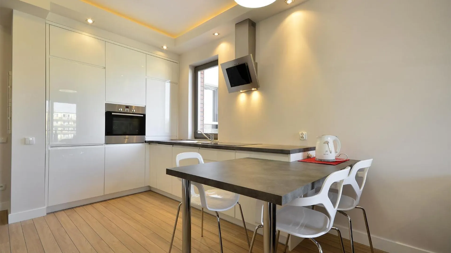 Economy Dom & House Apartments By The River In Gdansk With Pool, Sauna And Gym