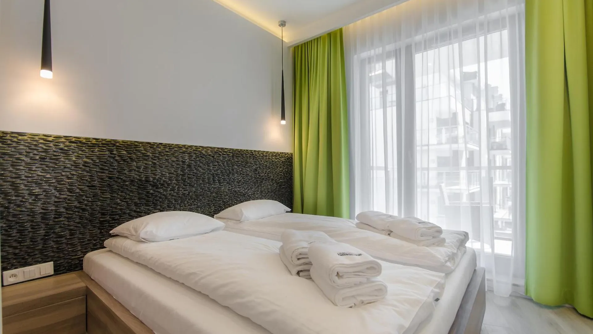 Economy Dom & House Apartments By The River In Gdansk With Pool, Sauna And Gym
