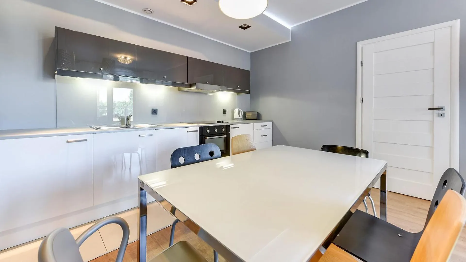 Economy Dom & House Apartments By The River In Gdansk With Pool, Sauna And Gym