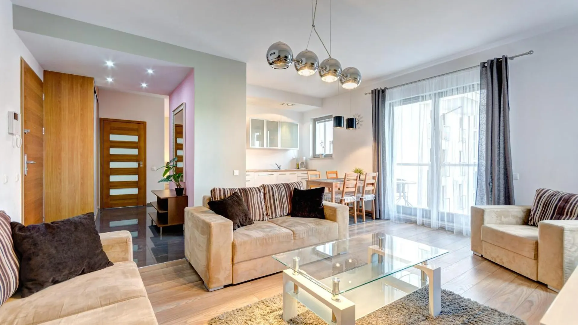 Economy Dom & House Apartments By The River In Gdansk With Pool, Sauna And Gym Poland
