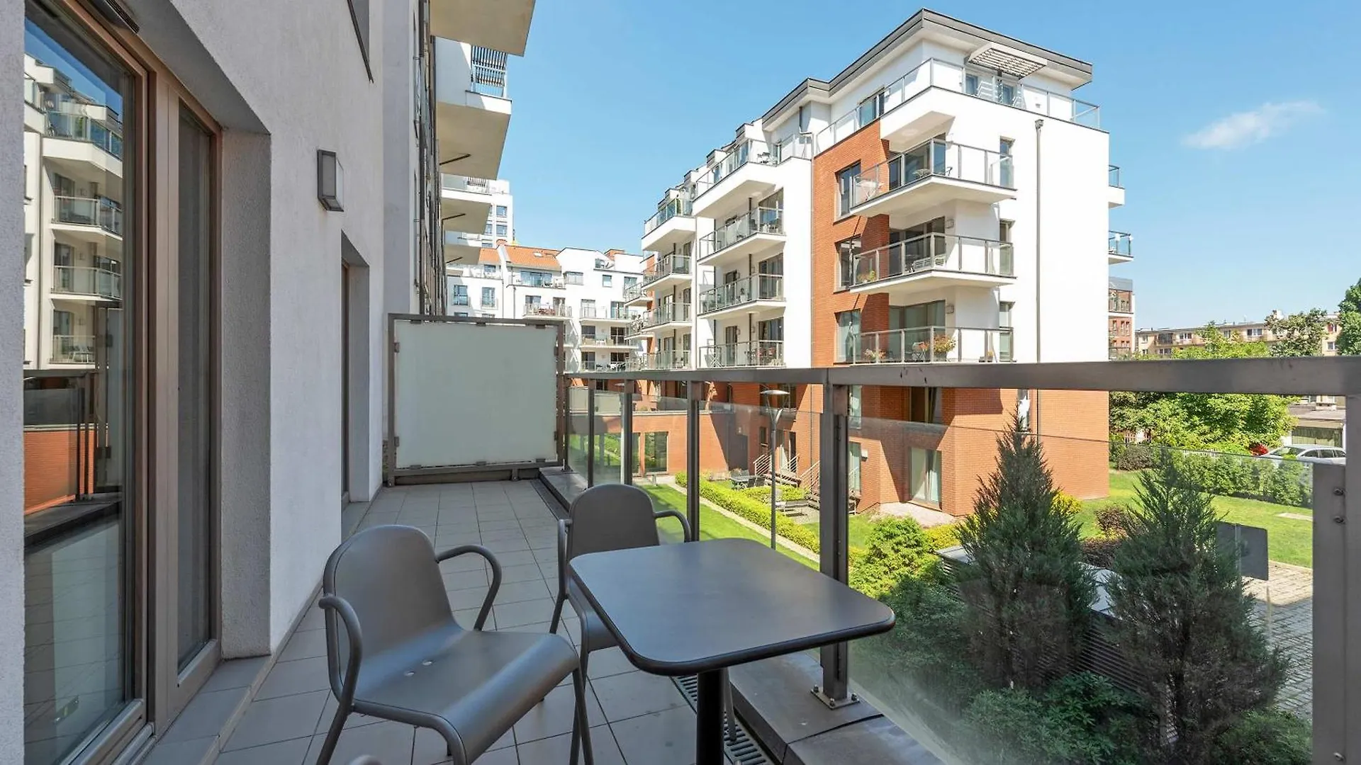 Economy Dom & House Apartments By The River In Gdansk With Pool, Sauna And Gym